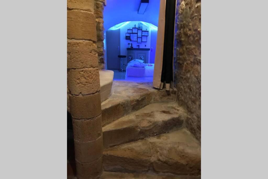 Les Secrets D'Alcove, Nuits Romantiques Avec Spa Aix-en-Provence Luaran gambar