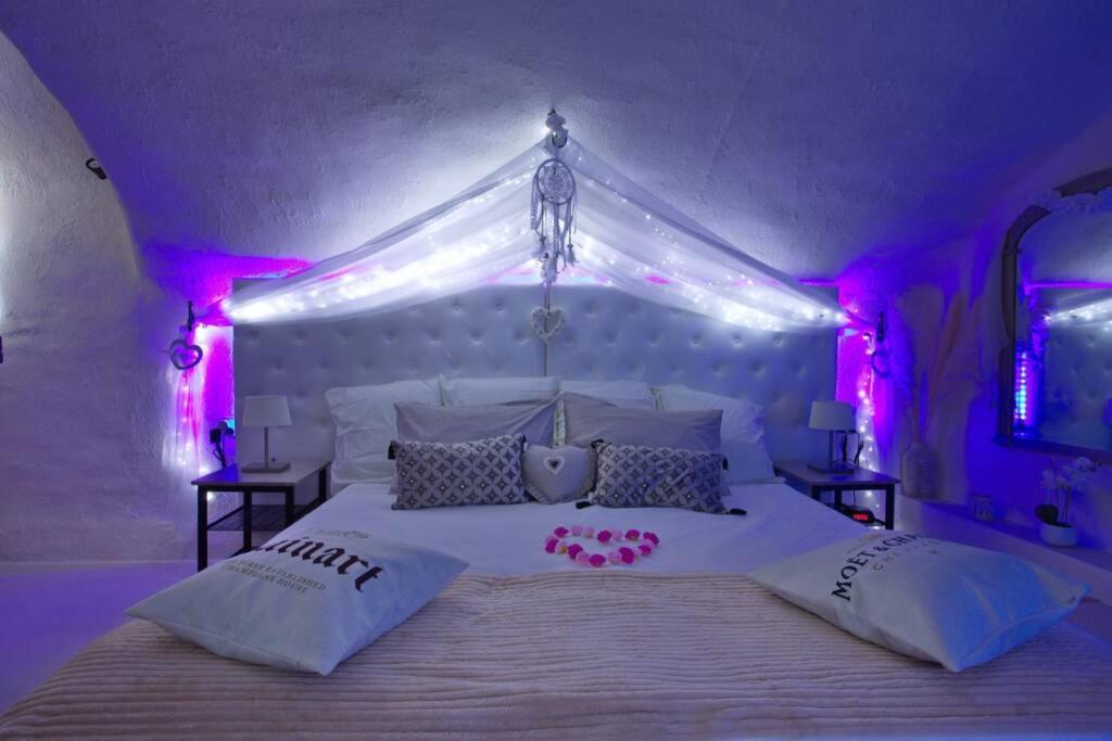 Les Secrets D'Alcove, Nuits Romantiques Avec Spa Aix-en-Provence Luaran gambar
